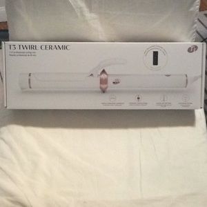 Brand New T3 SinglePass 1.25” Curling Iron